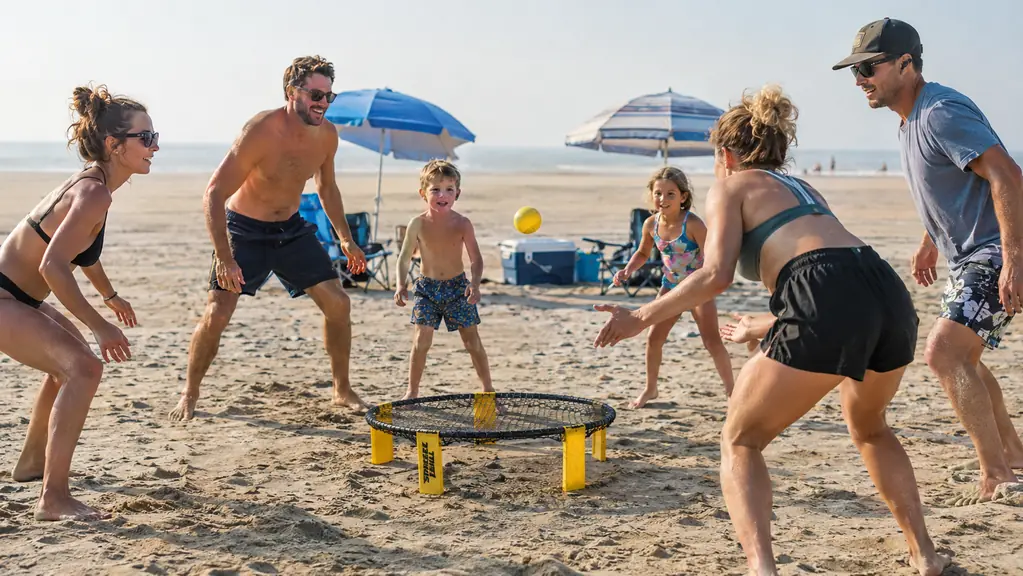 Spikeball vs Slammo: Which Roundnet Set Suits a Beach Group